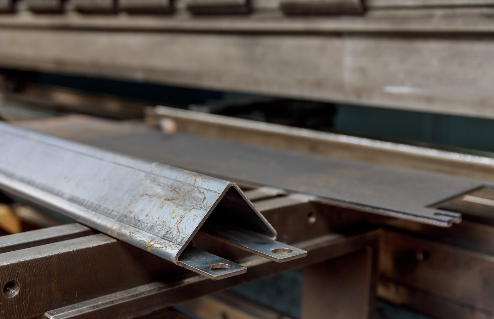 Pièces métalliques finies grâce au pliage de métal