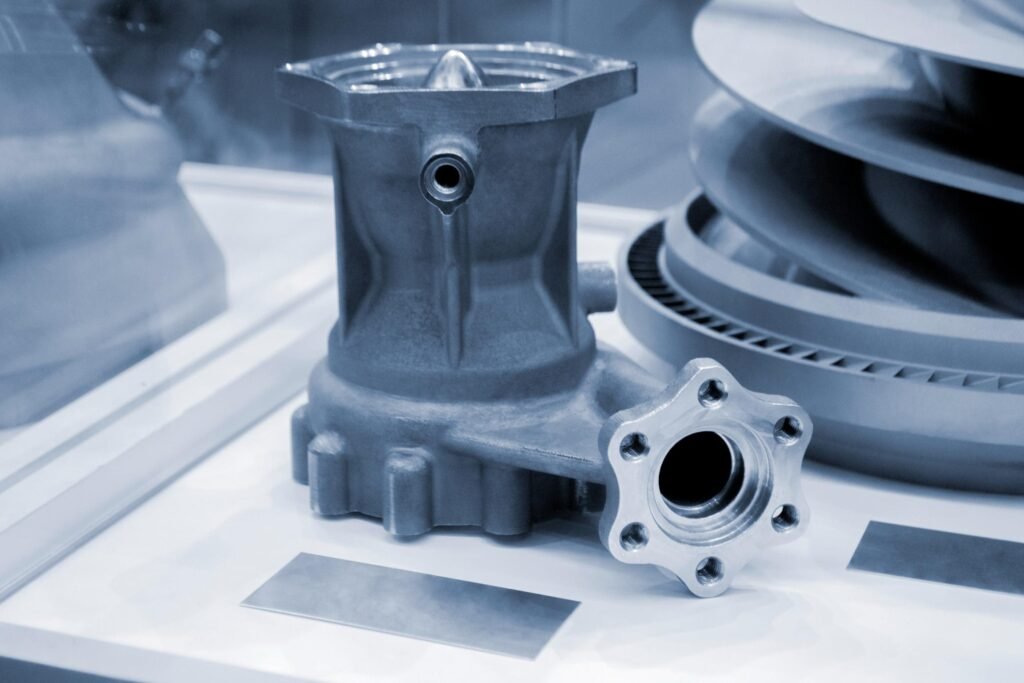 Fabrication sur mesure de pièces métalliques adaptées aux besoins particuliers d'un client.